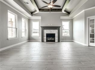 8116 Crew Ln, Edmond, OK 73034