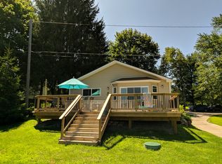 6472 Bullard Rd, Fenton, MI 48430