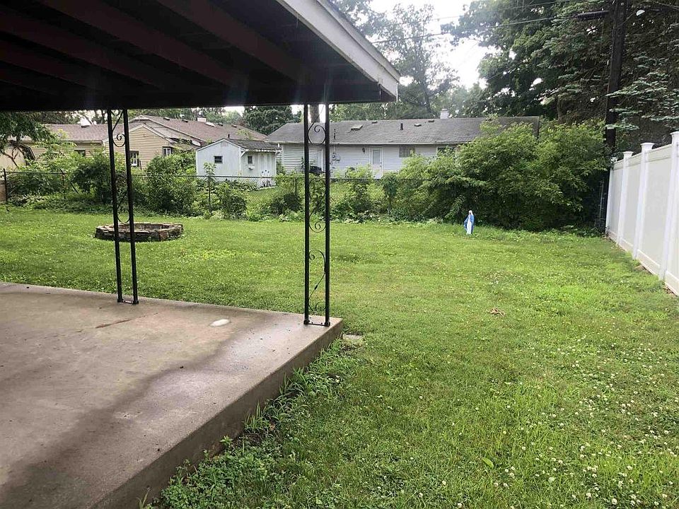 2nd image of 3510 Oxford Ln