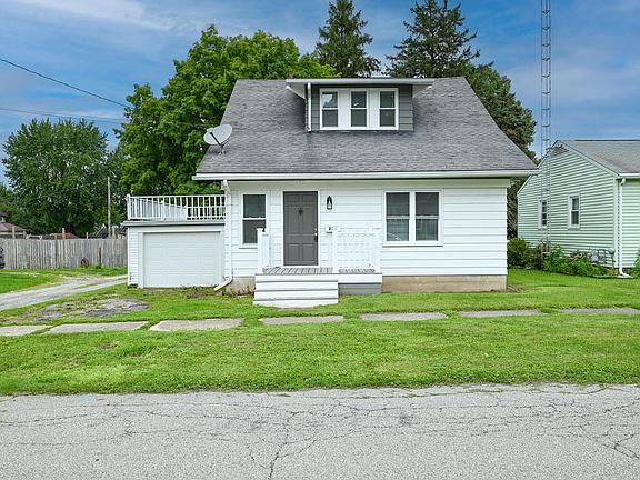 2nd image of 222 E Summit St