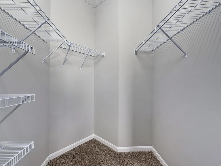 Aquamarine Apartments — Photo 105
