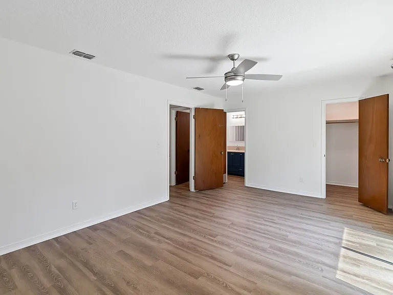 229 Montana Ave — Photo 10