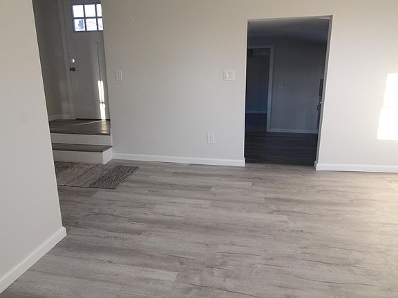 4th image of 108 Sheridan Ave #2