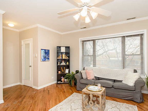 2nd image of 5223 N Hoyne Ave #2