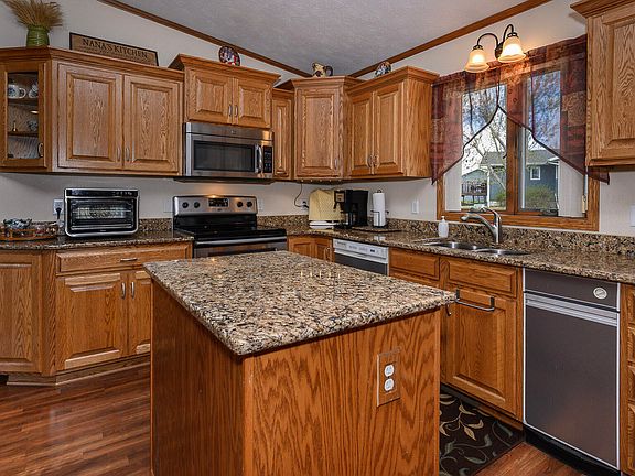 5th image of 1140 Chestnut Dr