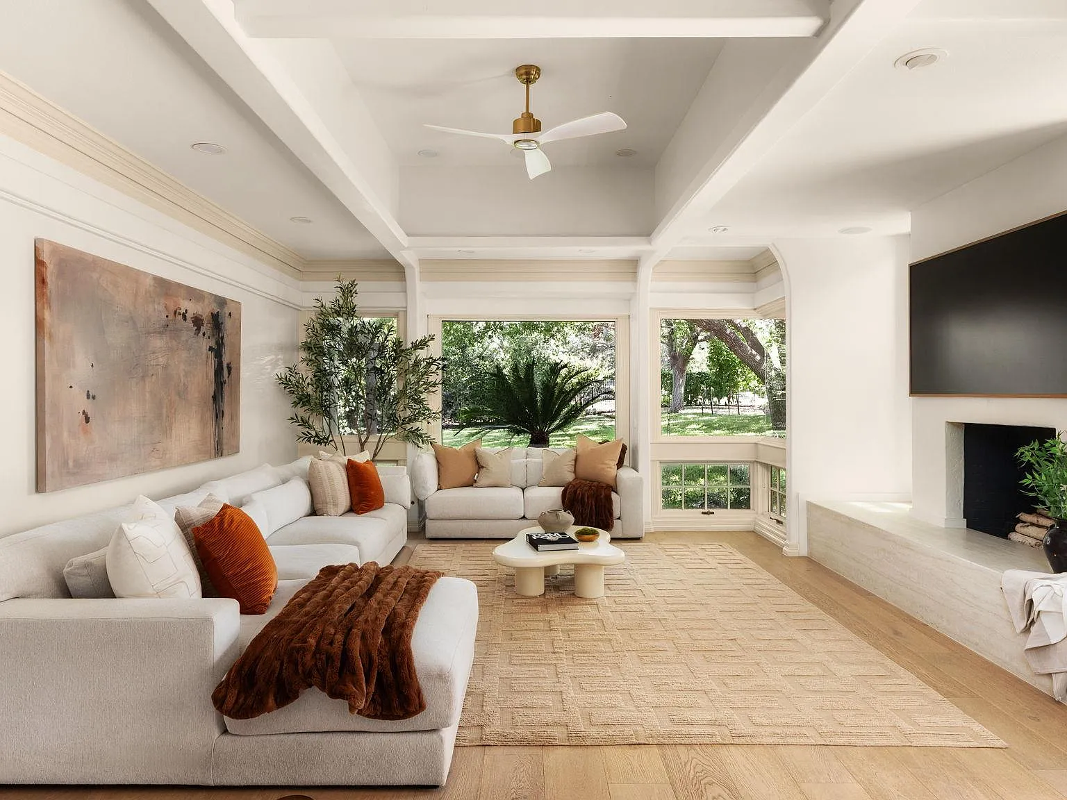 2 bed, 3.0 bath, 2850 sqft, $10,000 — Photo 3