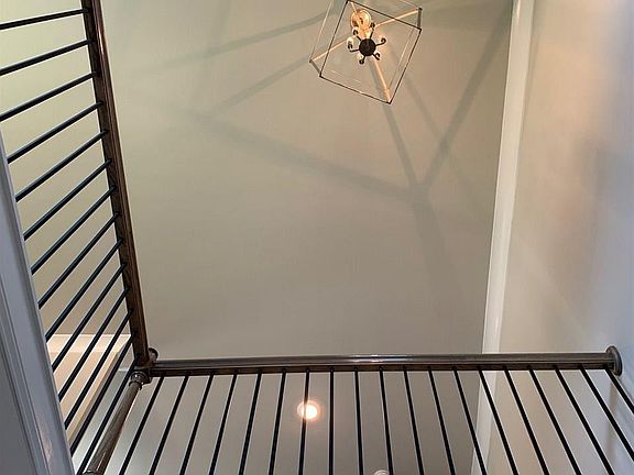 5th image of 42 Leafmore Ct #20