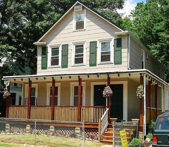 1st image of 139 Elm St