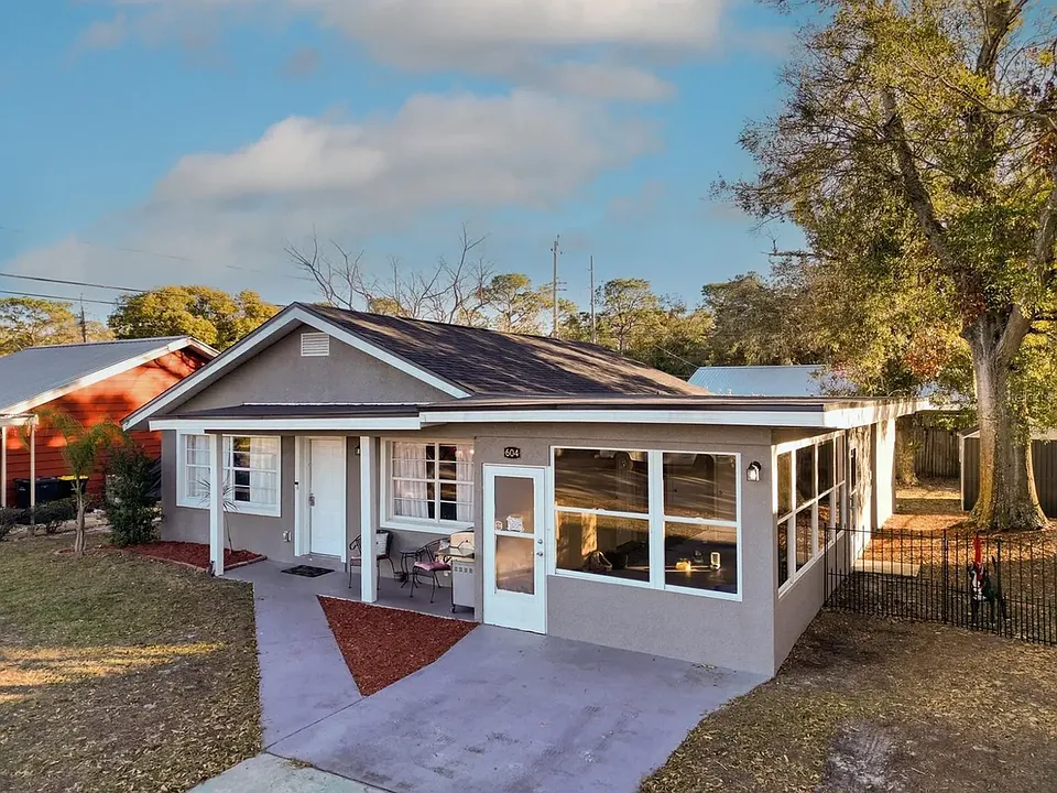 604 Glad Rd