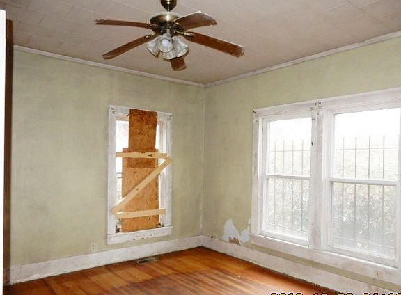 4th image of 213 Dougan St
