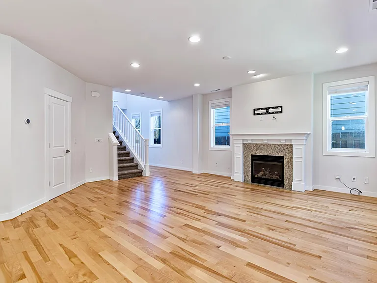1693 NE Falls Dr — Photo 8
