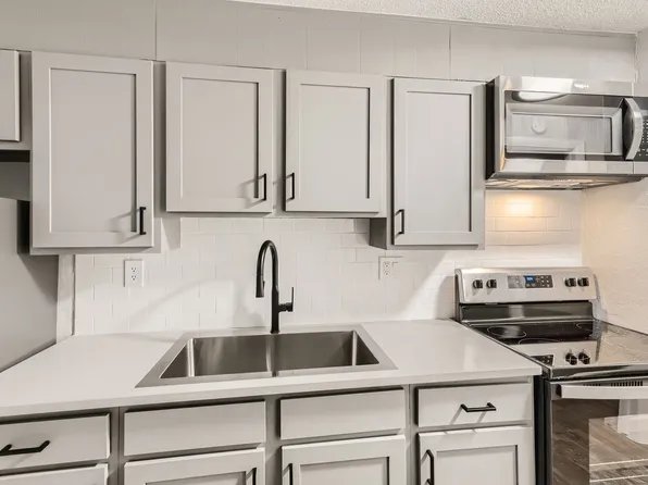 Lost Creek Apartments, 3145 W Arkansas Ave APT 204, Denver, CO 80219