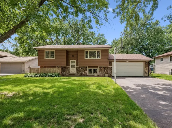 7409 James Ave N, Brooklyn Park, MN 55444