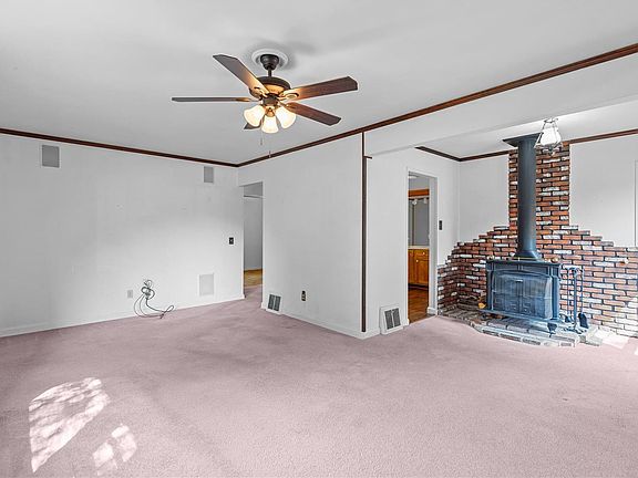4th image of 1220 Gahan Dr