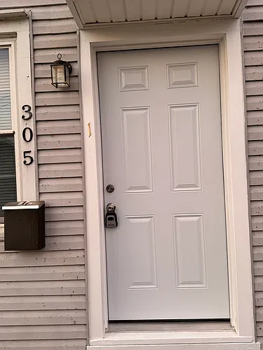 305 4th Ave #1 Photo 1