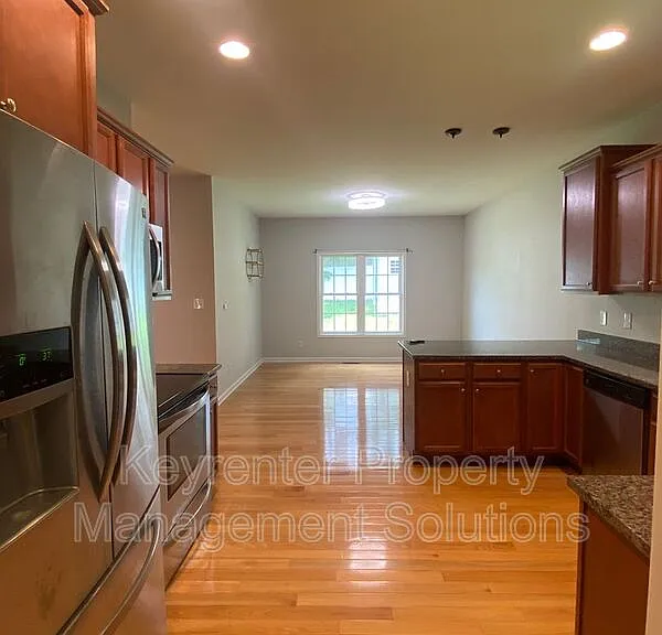 819 Geoffery St — Photo 25