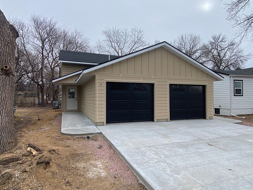 1st image of 216 S Elmwood Ave #216