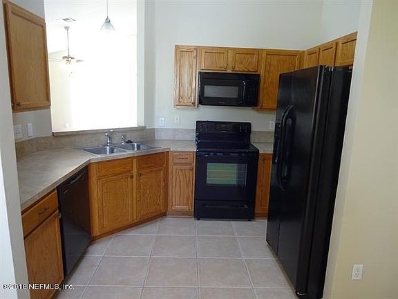 4th image of 386 Stonehurst Pkwy