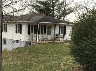 54 Highland Way Ln, Natural Bridge Station, VA 24579