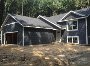 13437 Young Forest Ct, West Olive, MI 49460