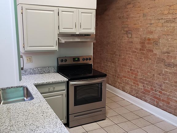 5th image of 430 Chestnut St Unit 1