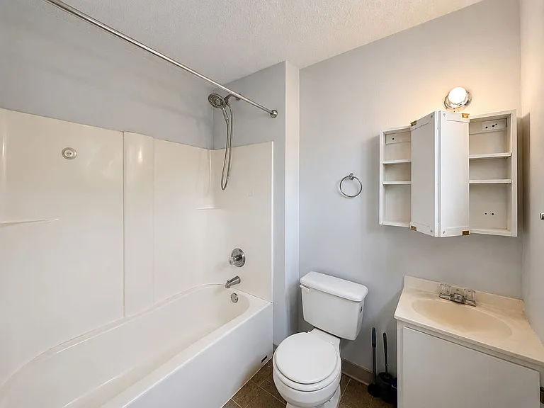 89 Moser St #8 — Photo 7