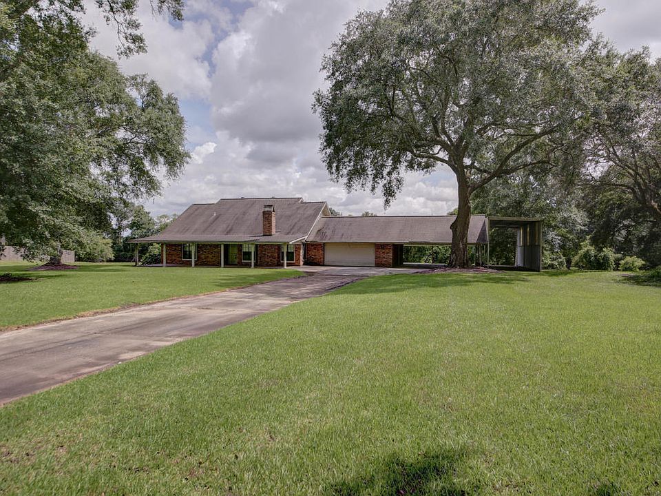 1st image of 600 Interlaken Dr