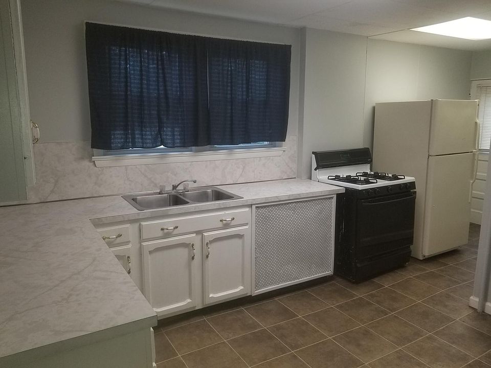 1st image of 349 Chester St Floor 1
