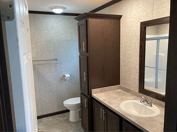 5th image of 2 Sharon Dr #120