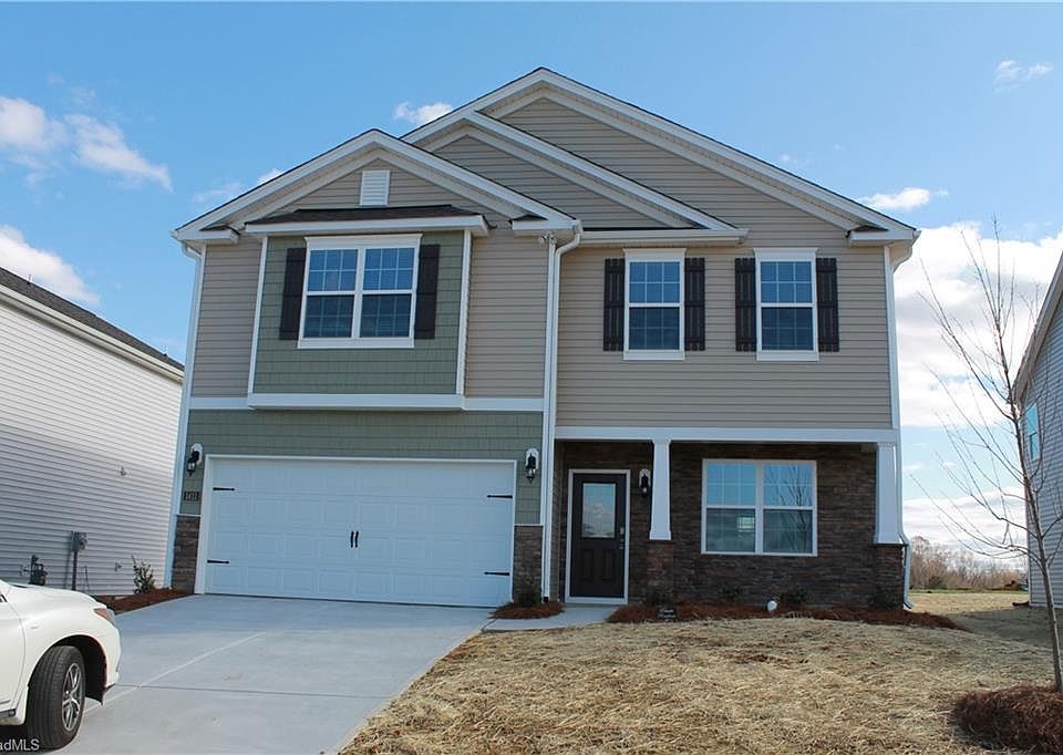 1st image of 1411 E Carisbrooke Dr