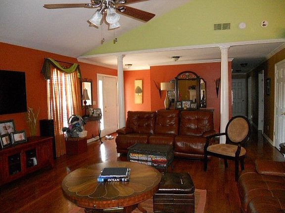 2nd image of 138 Oldham Ln
