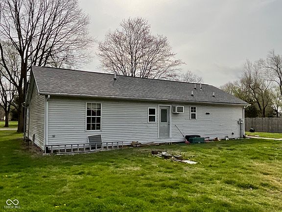 4th image of 172 S North Dr