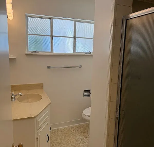 25065 Monterey St — Photo 7