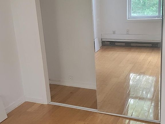 4th image of 11730 143rd St #2