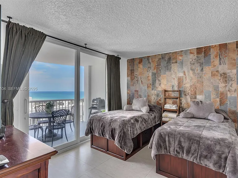 5401 Collins Ave #813 — Photo 11
