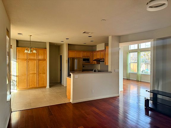 3rd image of 36155 Crystal Springs Dr