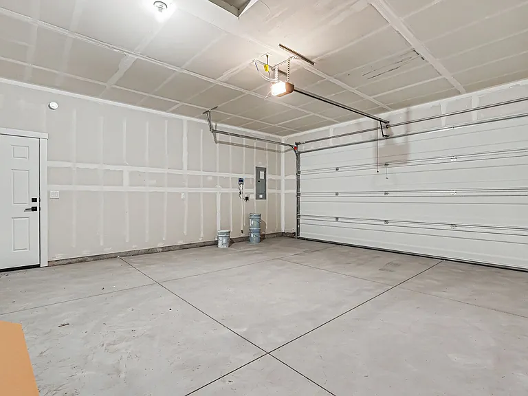 2-Car Garage