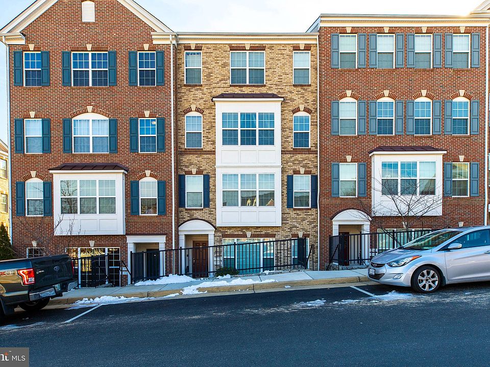 1st image of 15354 Kensington Park Dr