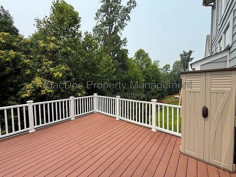 1404 Graham Dr — Photo 36