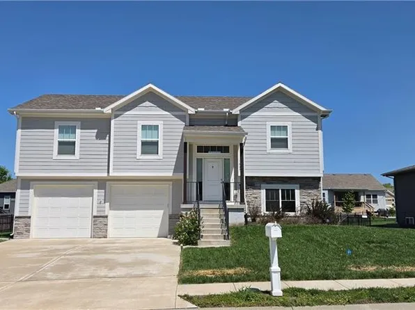 1807 Alpine Dr, Pleasant Hill, MO 64080