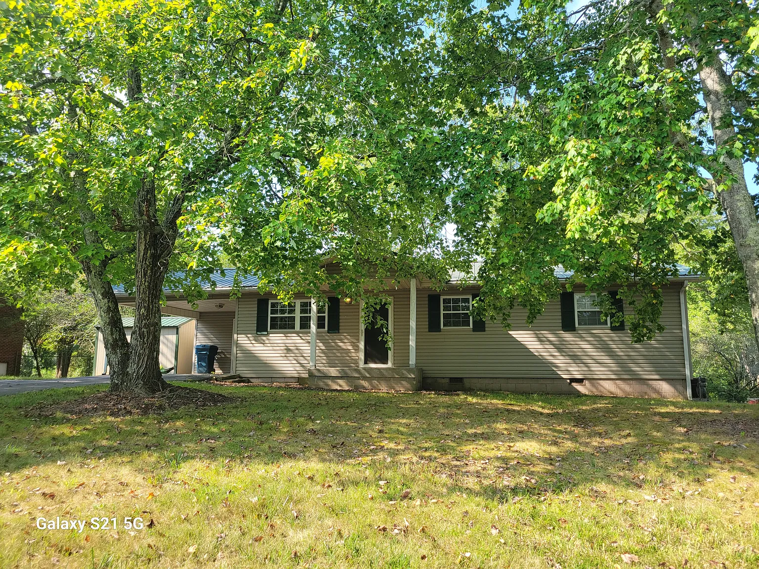 253 Ivanhoe Lane - . — Photo 2