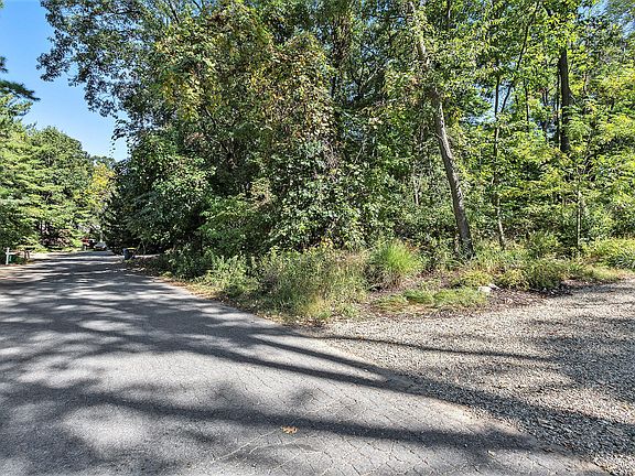 4th image of 16363 Timber Ln