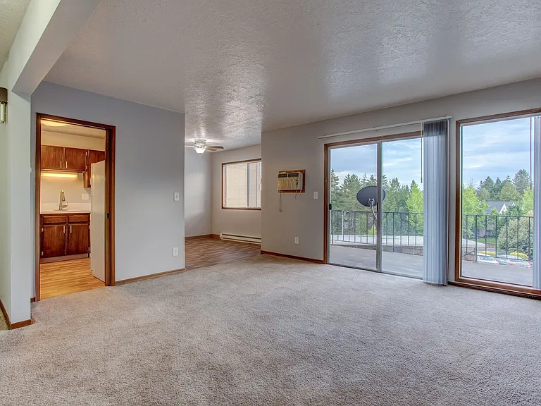 French Chateau Apartments — Photo 10