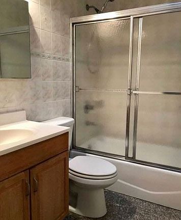4th image of 14735 Barclay Ave Fl 3