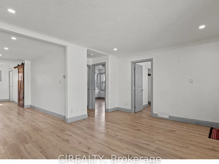 14 Elmwood Ave — Photo 7