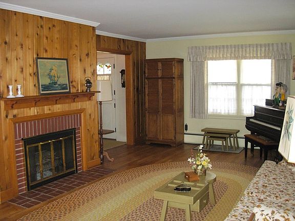 Living Room with Natural FP