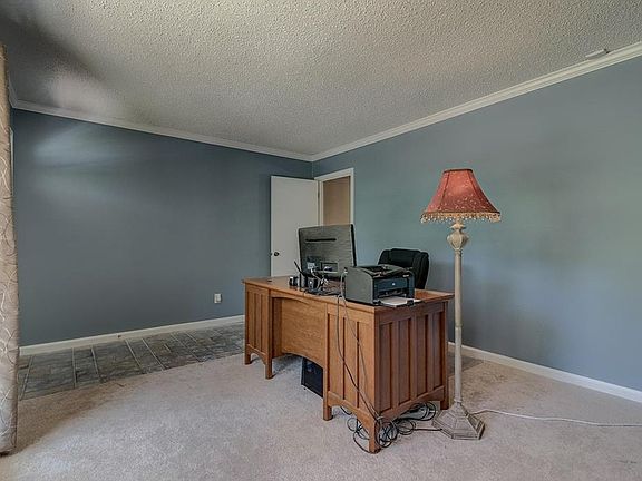 3rd image of 206 Caboose Ln
