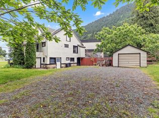 231 Spruce St, Harrison Hot Springs, BC V0M1A3