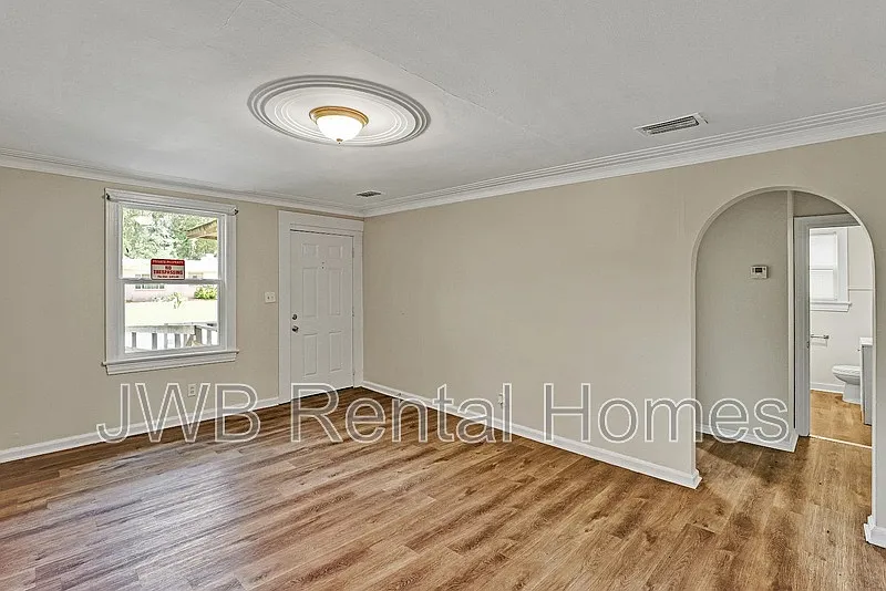 Northside — Photo 4