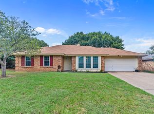 3503 Wentworth Dr, Arlington, TX 76001